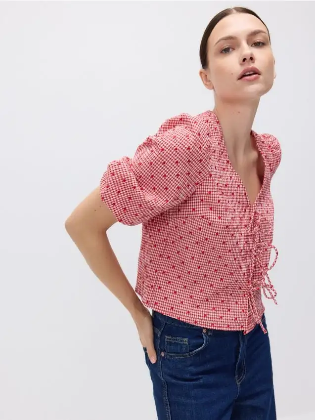 Blusa con lacci Colore rosso