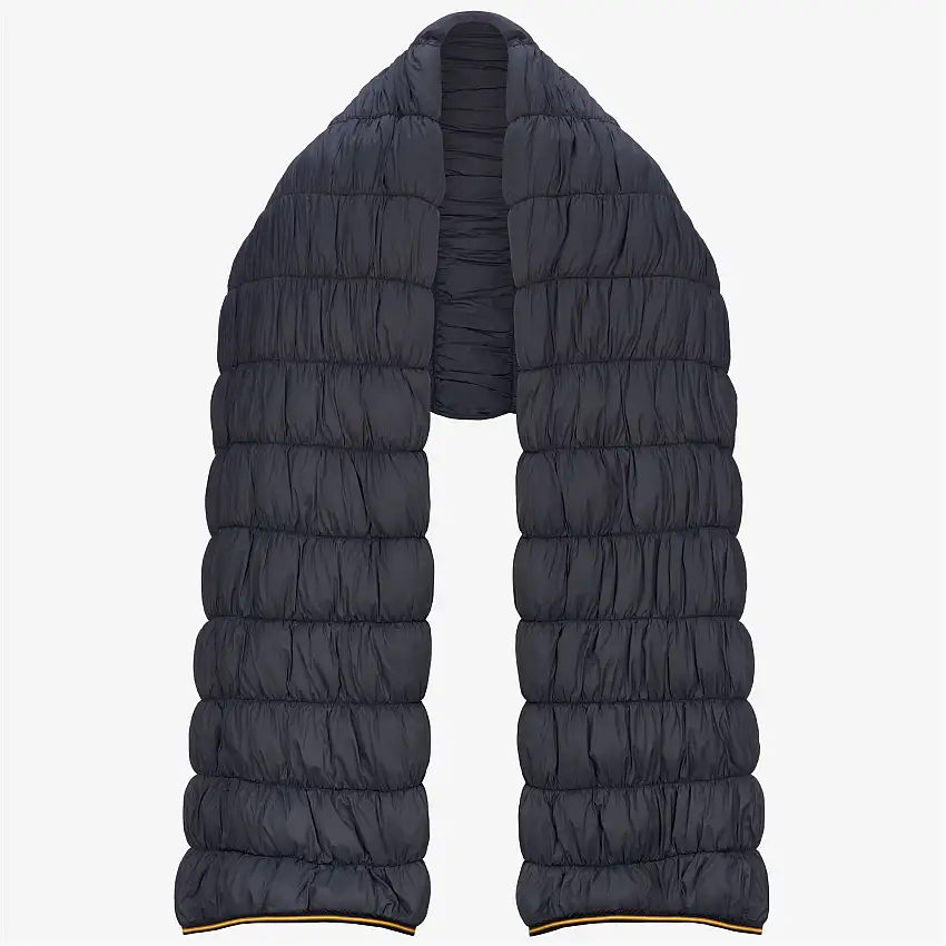 Sciarpa invernale unisex blu oversize isolata