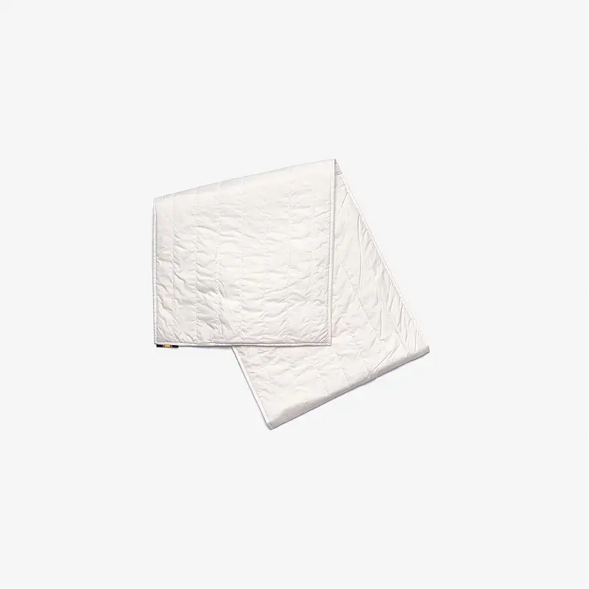 Sciarpa imbottita calda da donna bianca con tessuto idrorepellente