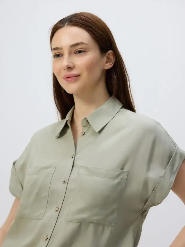 Camicia a maniche corte Colore verde oliva chiaro