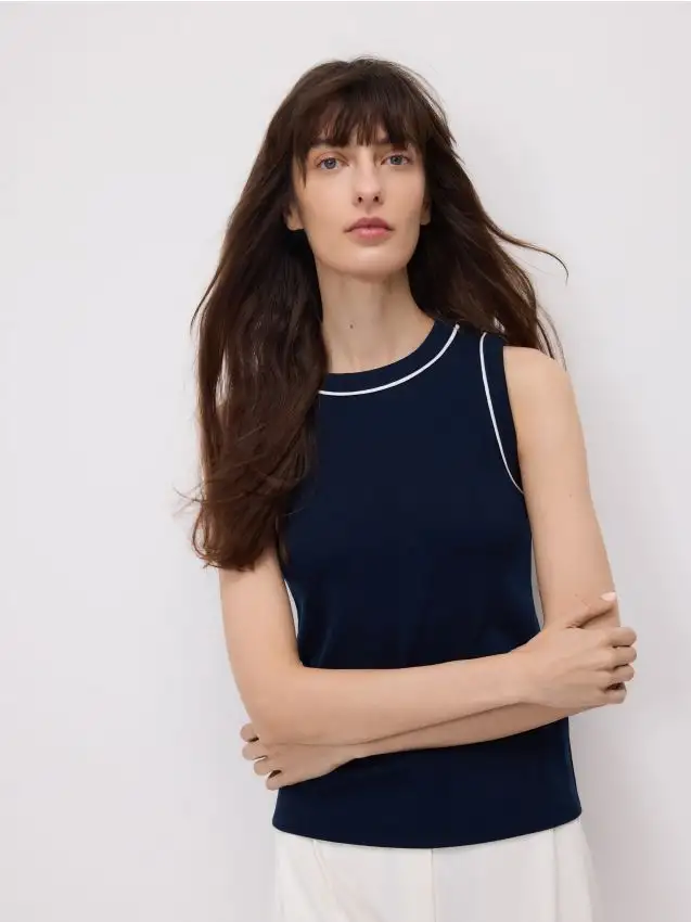 Top con profilo a contrasto Colore blu scuro