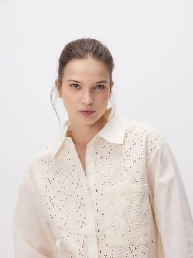 Camicia in cotone traforato Colore panna