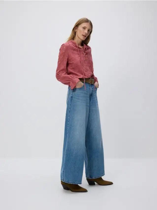 Camicia con allacciatura decorativa Colore rosa cipria