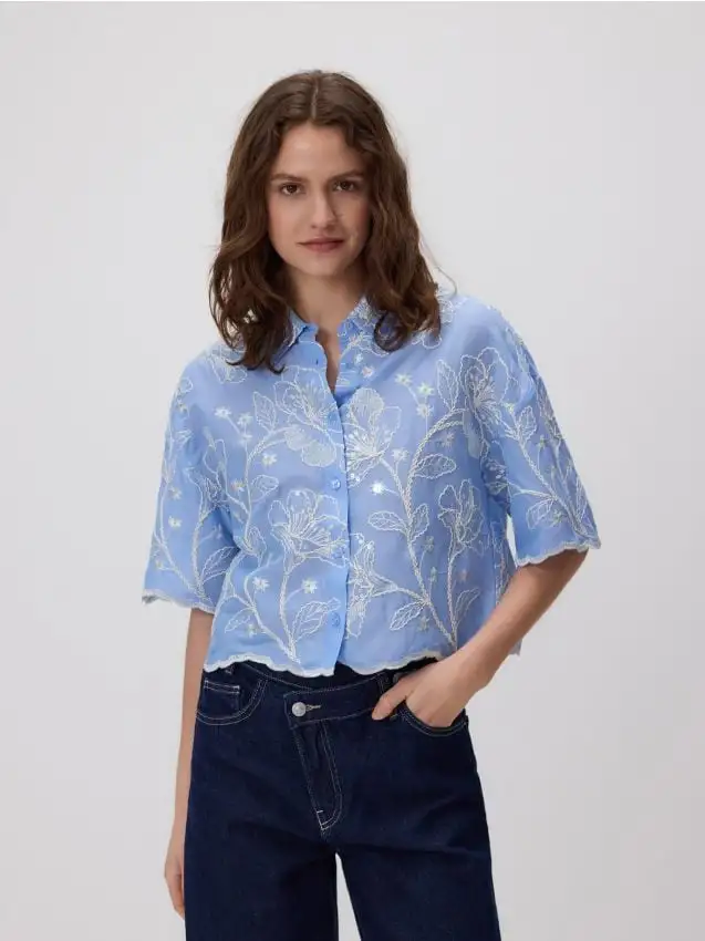 Camicia in cotone con ricamo Colore azzurro