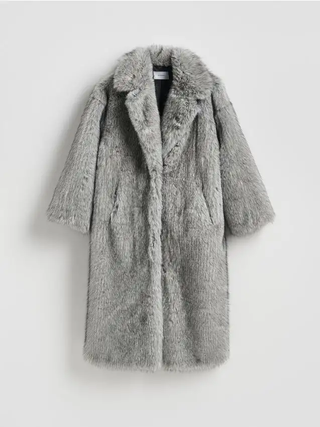 Cappotto in similpelliccia Colore grigio chiaro