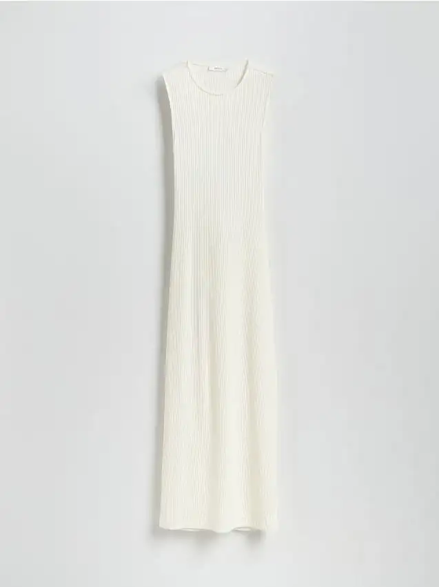 Abito con spacco sulla schiena Colore bianco