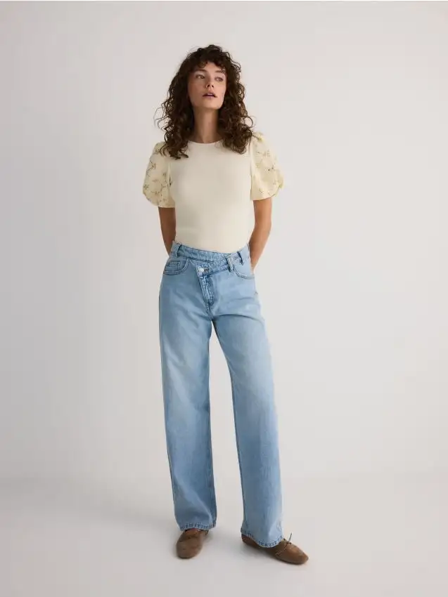 Blusa con maniche decorative Colore nude