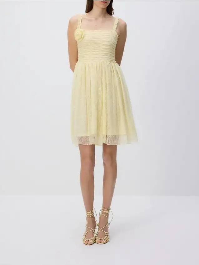 Vestito in pizzo Colore giallo chiaro