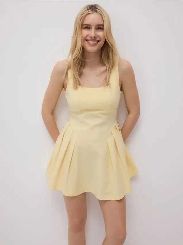 Vestito mini semplice Colore giallo chiaro