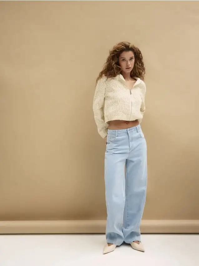 Giacca bomber con dettaglio ricamato Colore panna