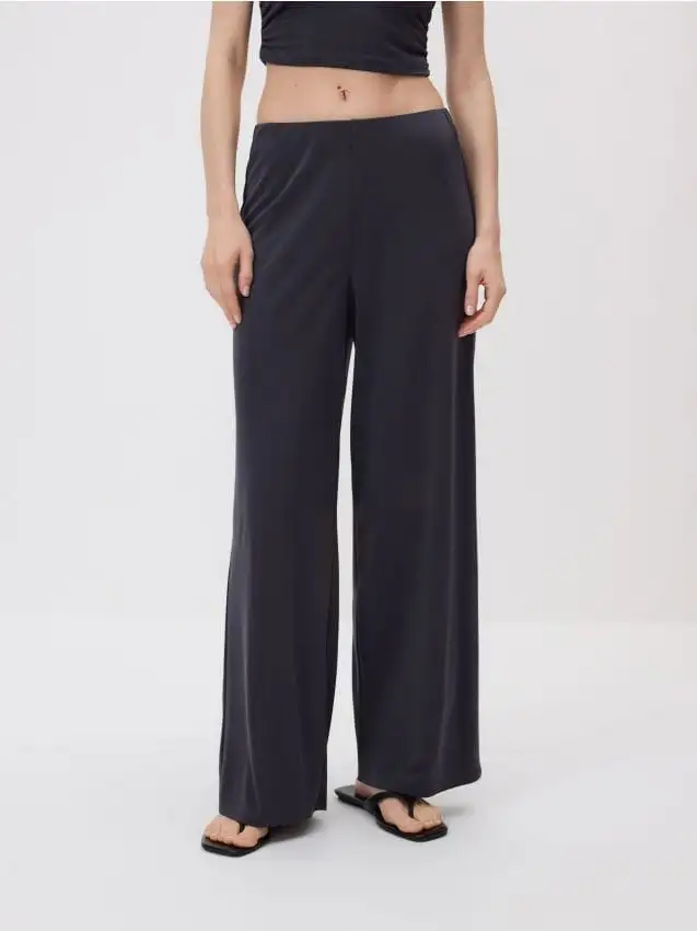 Pantaloni ampi con modal Colore grigio scuro