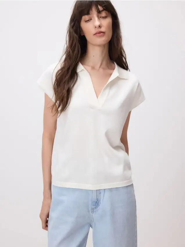 Camicetta con colletto aperto Colore panna