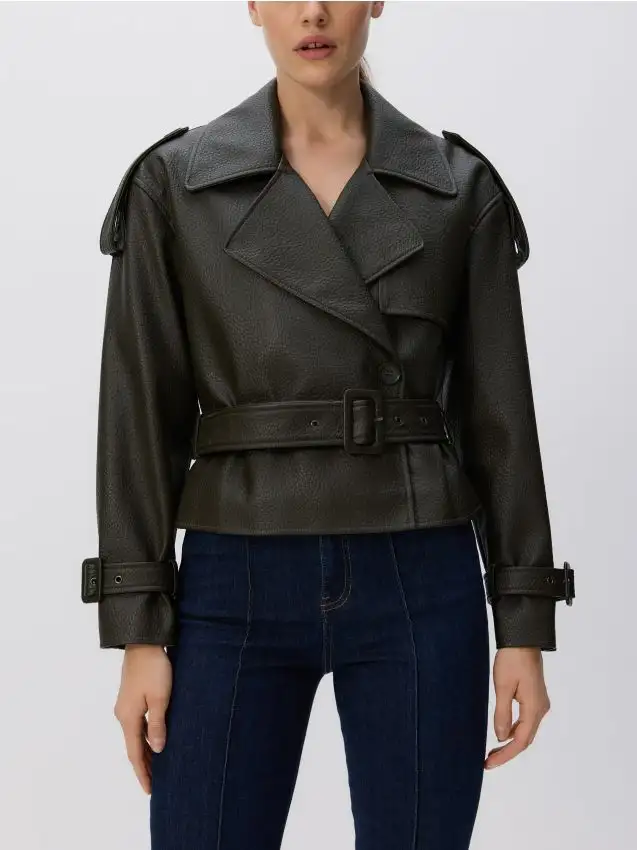 Giacca corta con cintura Colore verde