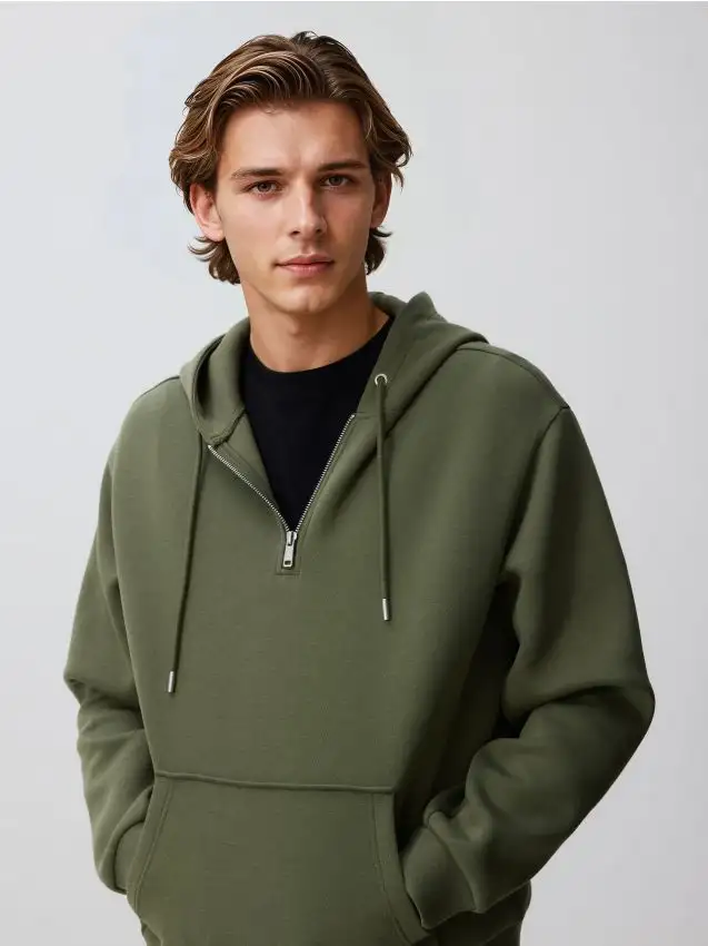 Felpa con cappuccio Colore verde polveroso