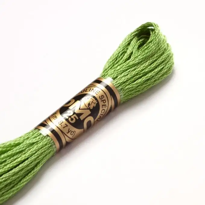 Filato mouliné da ricamo tonalità verdi COL 703