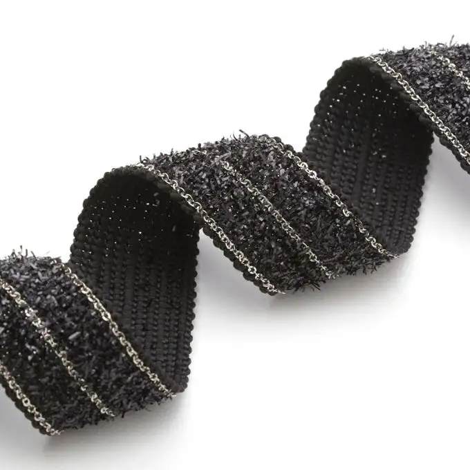 Galon nero con catene argentate