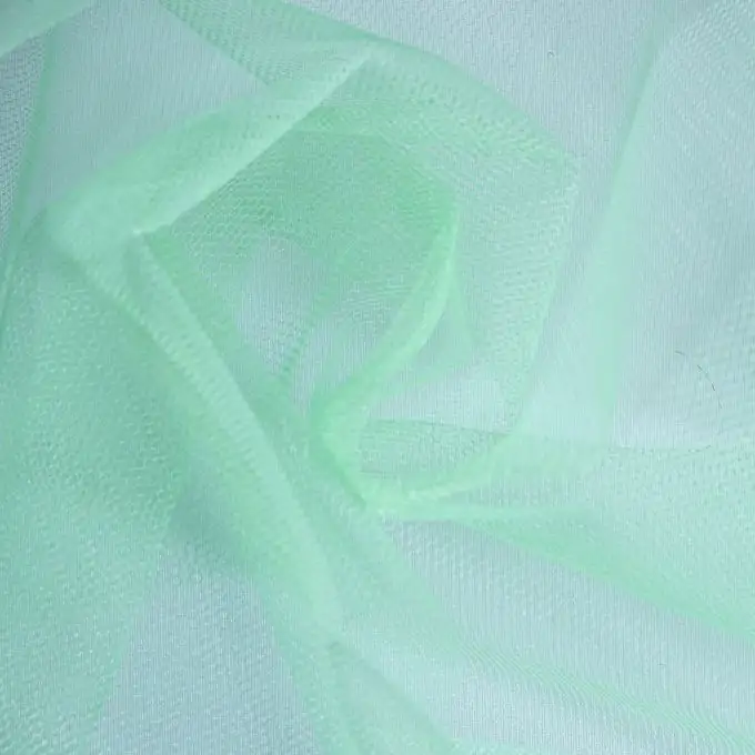 Tessuto tulle verde chiaro