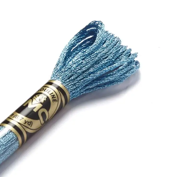 Filato metallizzato blu 8 m - COL E334