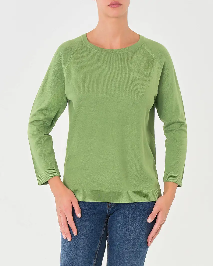 Maglia verde in misto viscosa con scollo a barchetta e spacchetti laterali