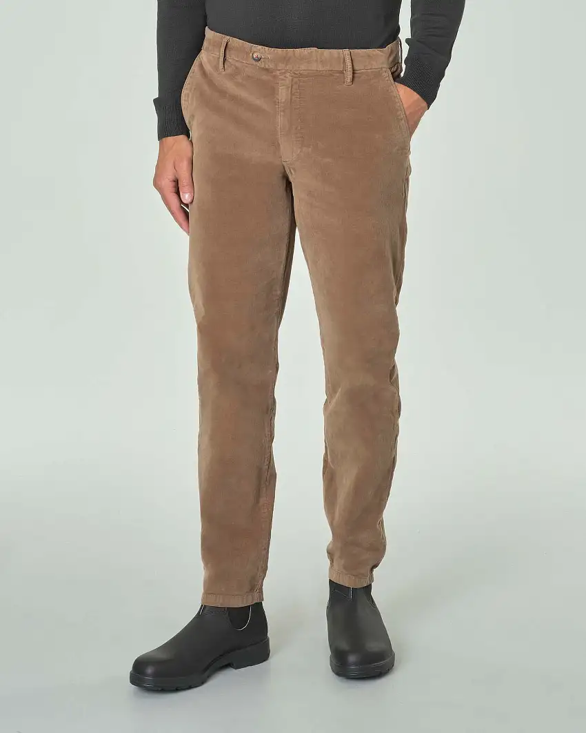 Pantalone chino cammello in velluto micro armatura
