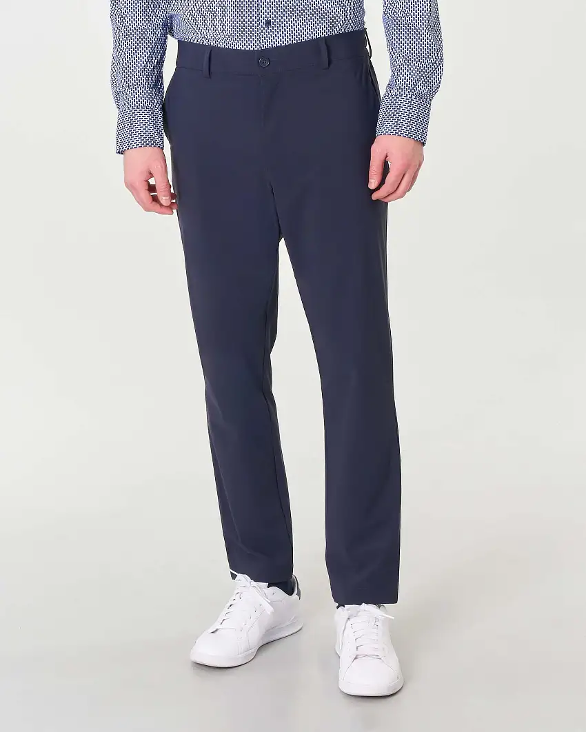 Pantaloni chino slim blu navy in tessuto tecnico stretch con elastico inserito sul retro