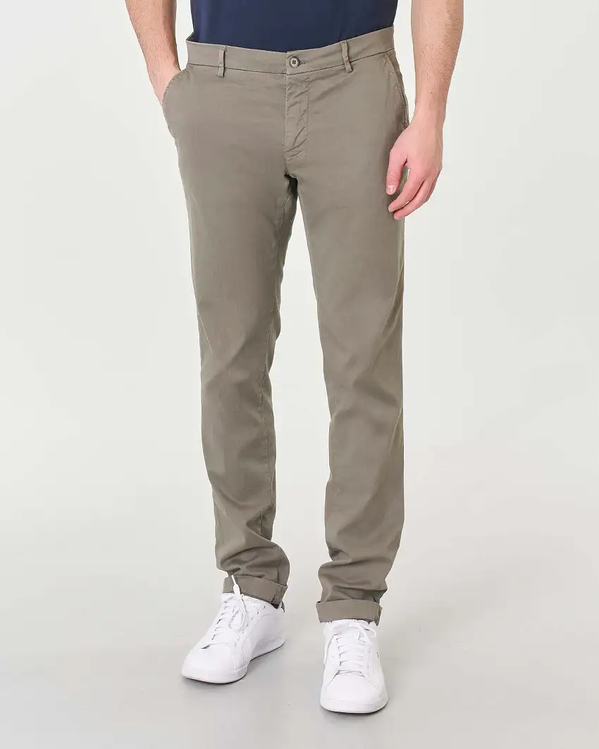 Pantalone chino Levanto color fango in twill di misto cotone stretch