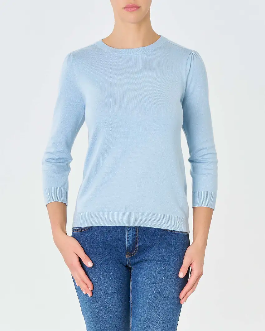 Maglia azzurra in misto viscosa a maniche a tre quarti con arricciatura sulle spalle