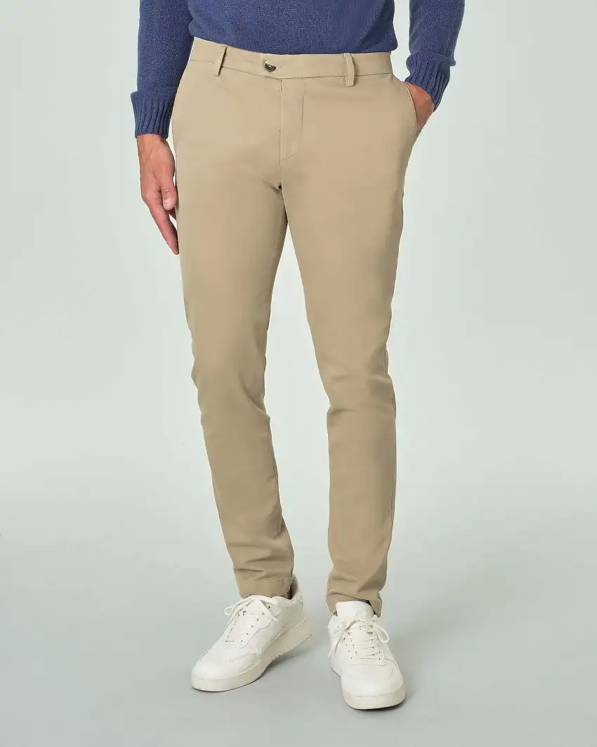 Pantaloni chino Ashki.i sabbia in tricotina di cotone stretch