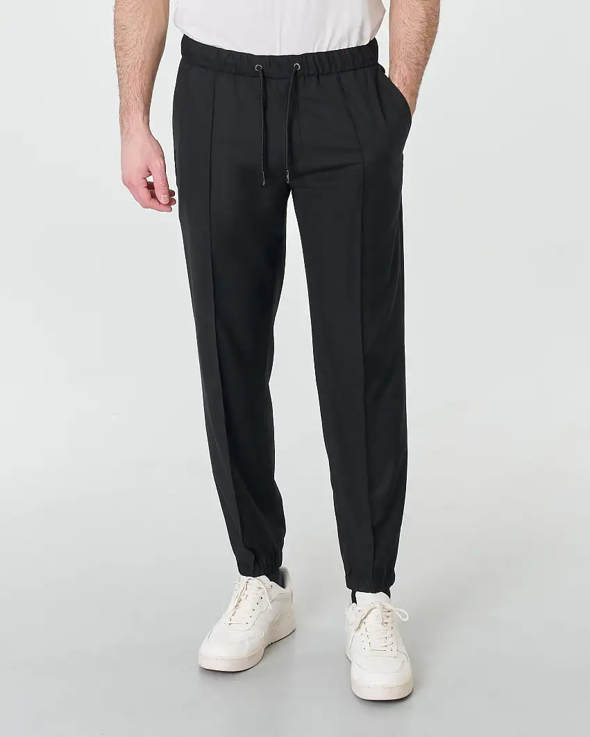 Pantalaccio nero in leggero tessuto stretch con piega verticale
