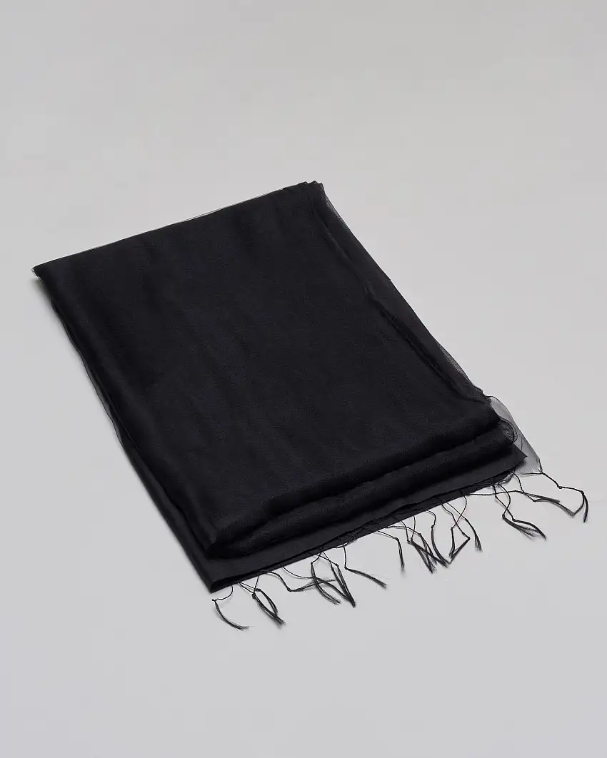 Stola nera in georgette con frangette e riquadro in doppio tessuto al fondo