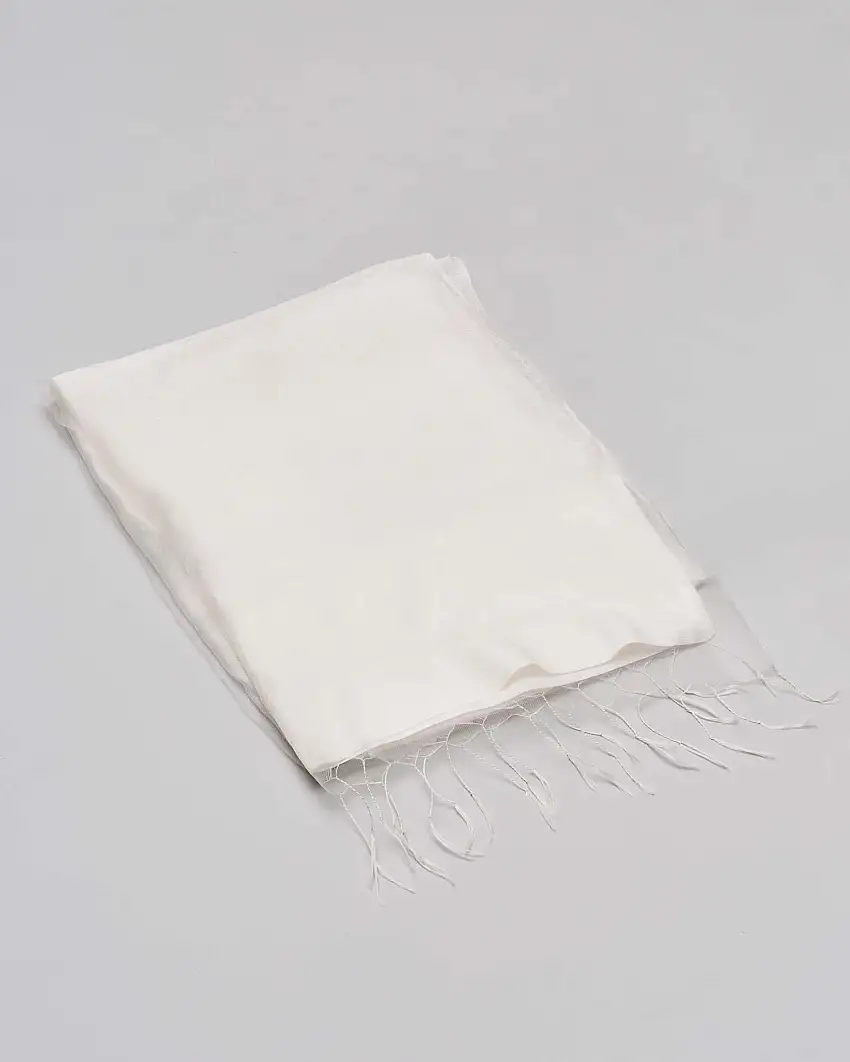 Stola bianca in georgette con frangette e riquadro in doppio tessuto al fondo