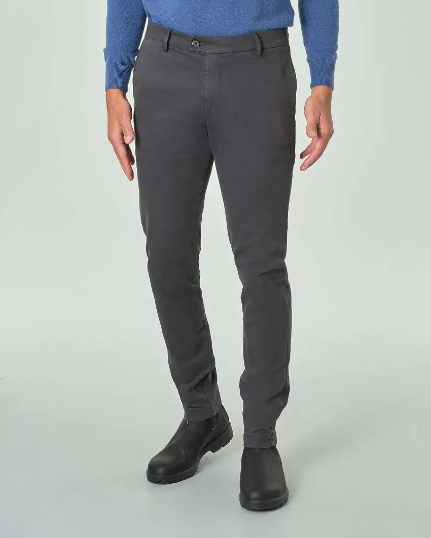 Pantaloni chino grigio antracite in misto cotone e modal stretch