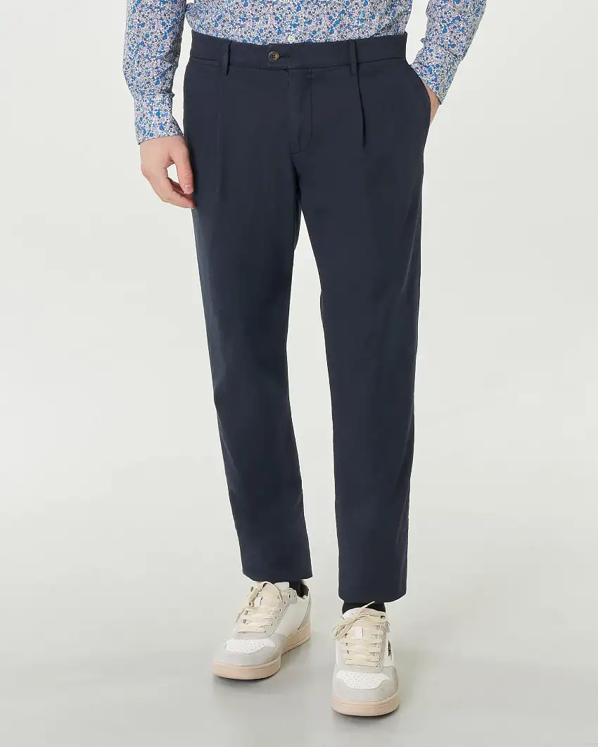 Pantaloni chino blu in misto cotone stretch