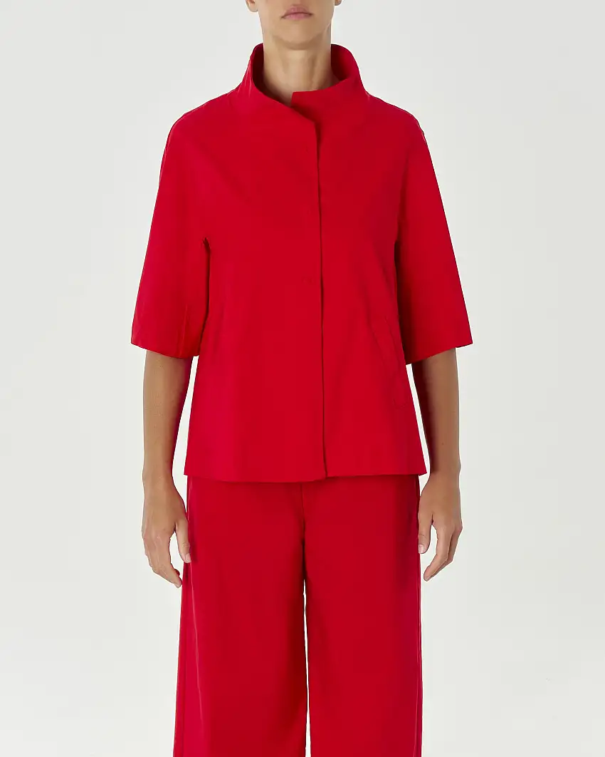 Giacchina rossa in bengalina di viscosa stretch con maniche tre quarti e collo in piedi