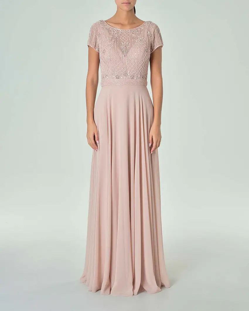 Abito lungo rosa antico in georgette con corpetto ricamato in perline tono su tono