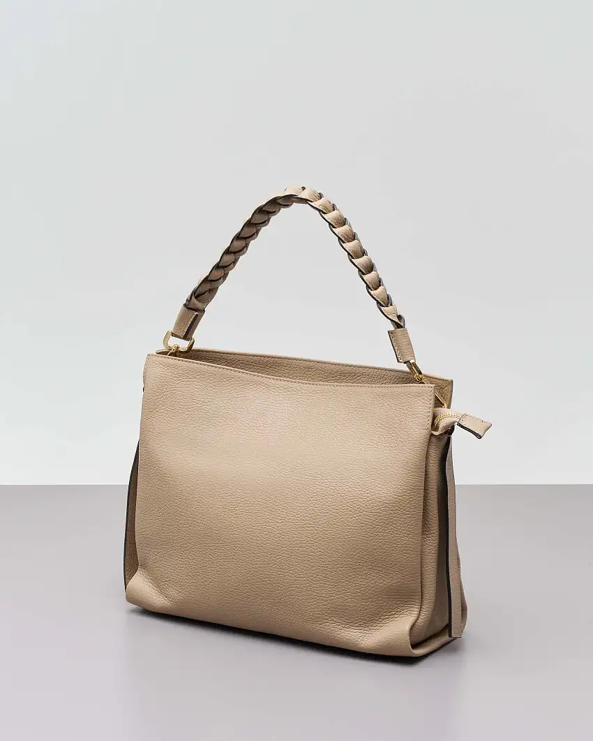 Borsa beige in pelle martellata con spallaccio intrecciato e tracolla più lunga removibile