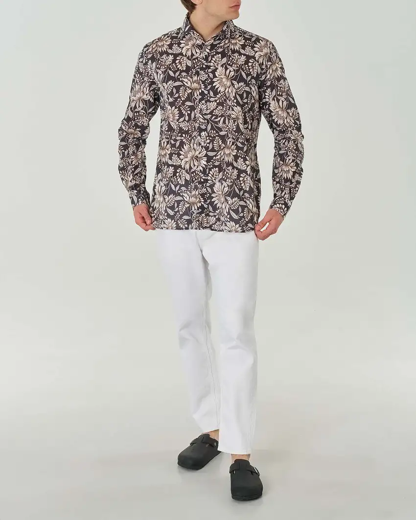 Camicia nera in misto lino e cotone con fantasia floreale e colletto aperto alla francese