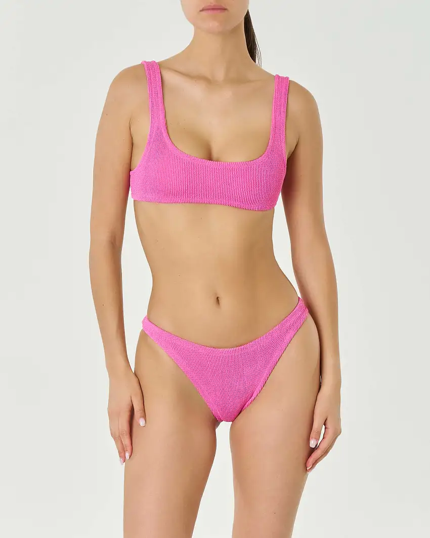 Bikini fucsia in tessuto elasticizzato crinkle con lurex inserito e reggiseno a bralette