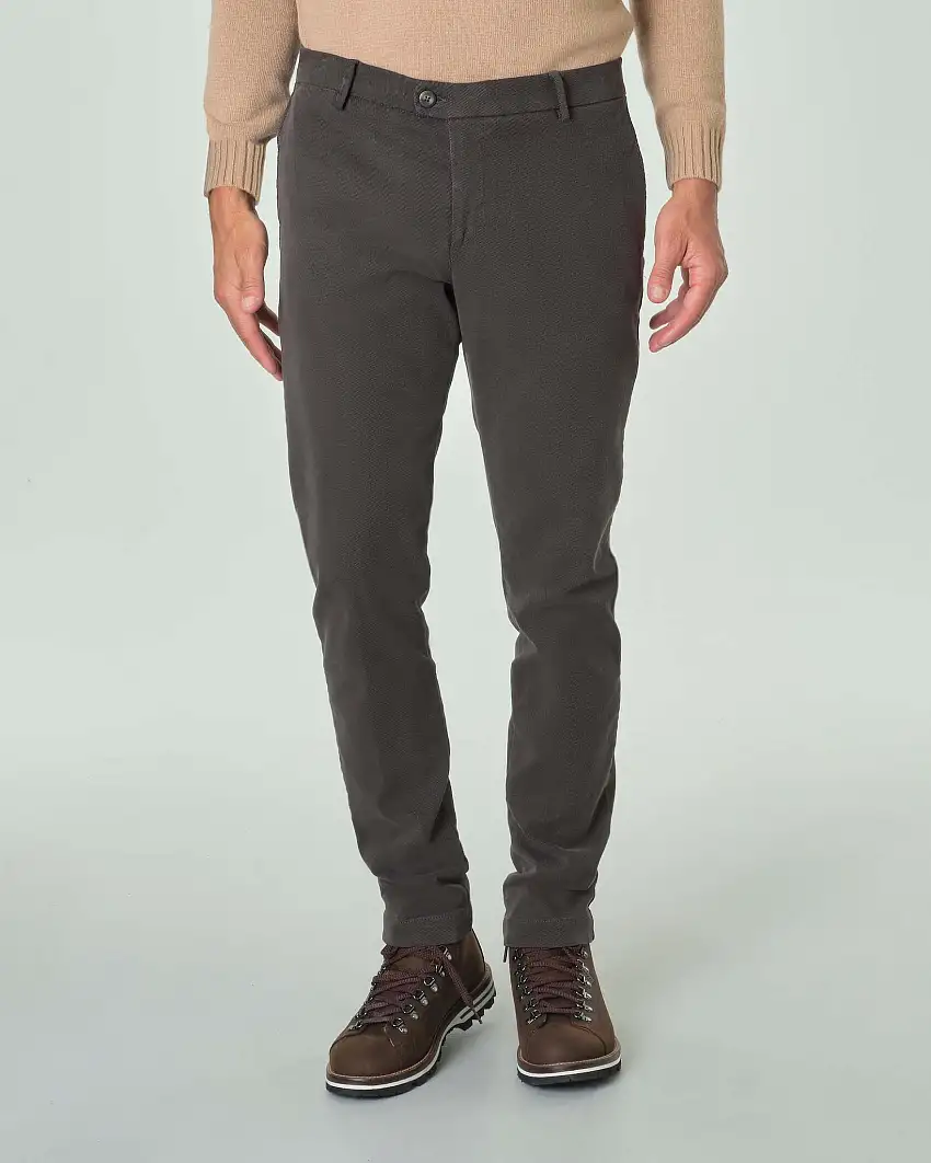 Pantalone chino Ashki.i antracite in tessuto diagonale di misto cotone e modal stretch