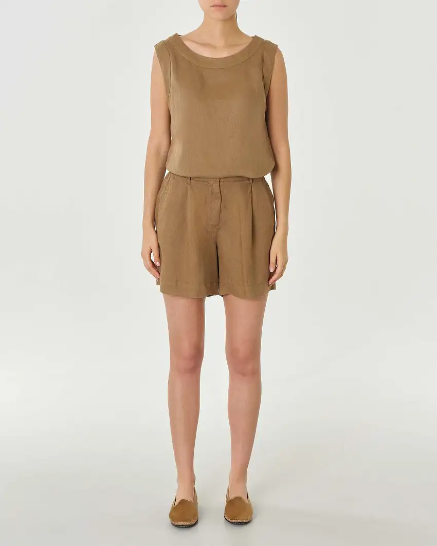 Pantaloncini color cappuccio corti in lino con pinces