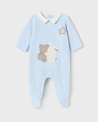 Tutina in ciniglia azzurra a maniche lunghe con patch animaletti e stellina ricamate sul davanti