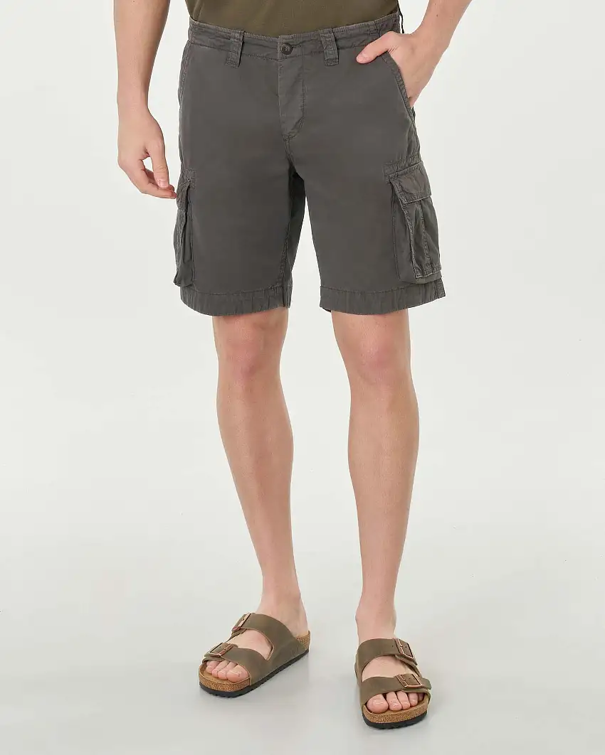 Bermuda grigio antracite tasconato in gabardina leggera di puro cotone