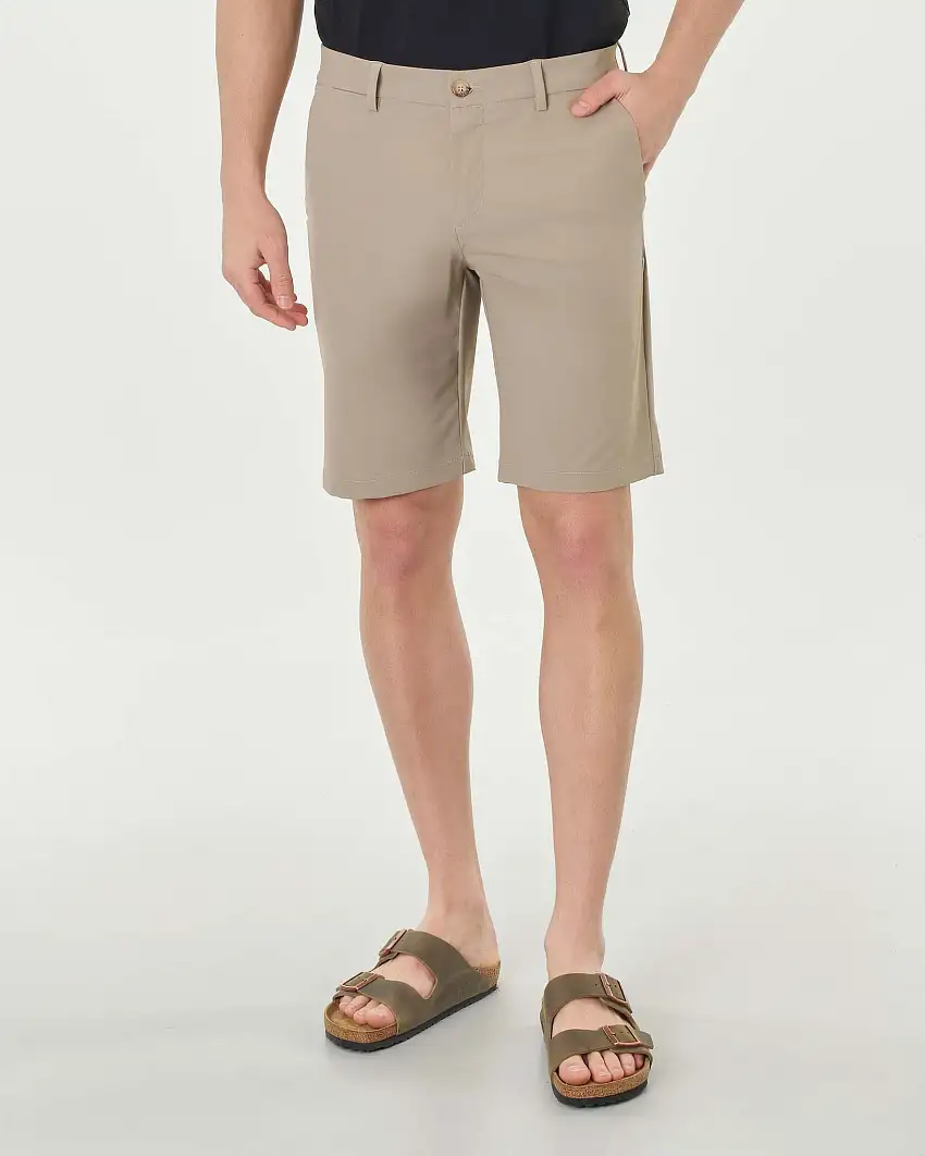 Bermuda chino tortora in tessuto tecnico stretch