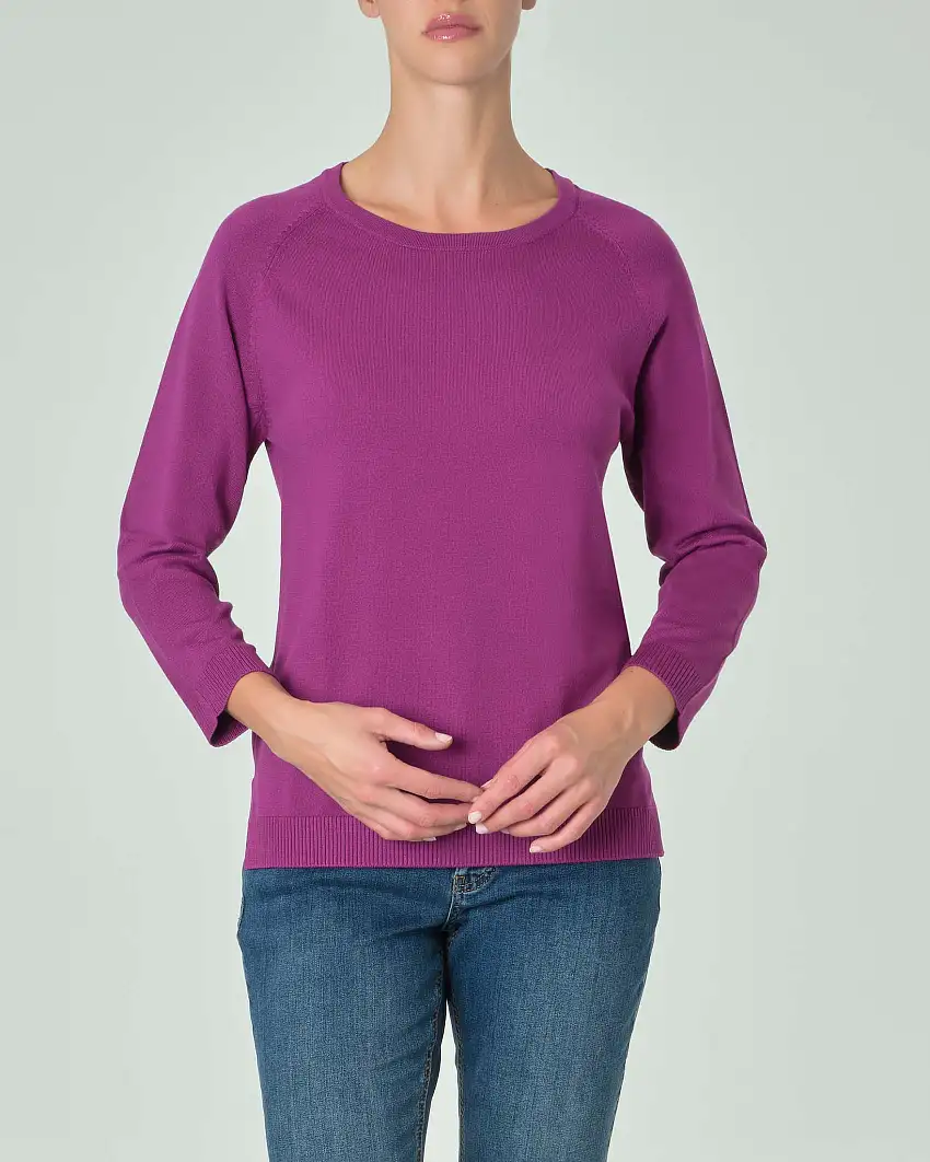 Maglia color ciclamino in misto viscosa dalla linea dritta con scollo a giro