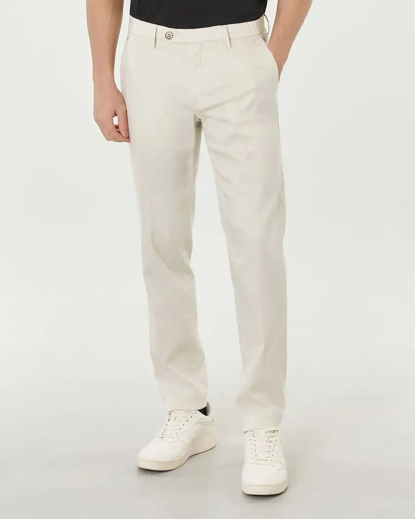 Pantalone chino Brad color panna in misto lino e cotone stretch