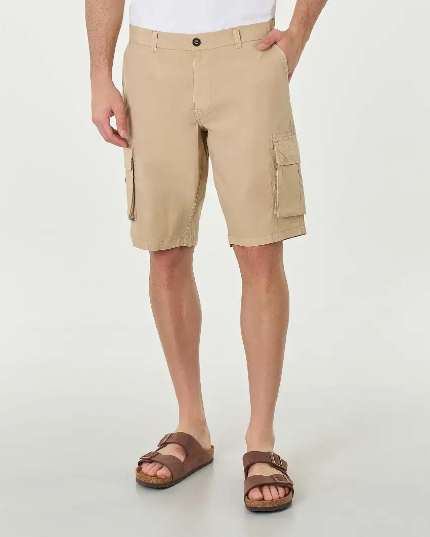 Bermuda cargo sabbia in gabardina di cotone stretch