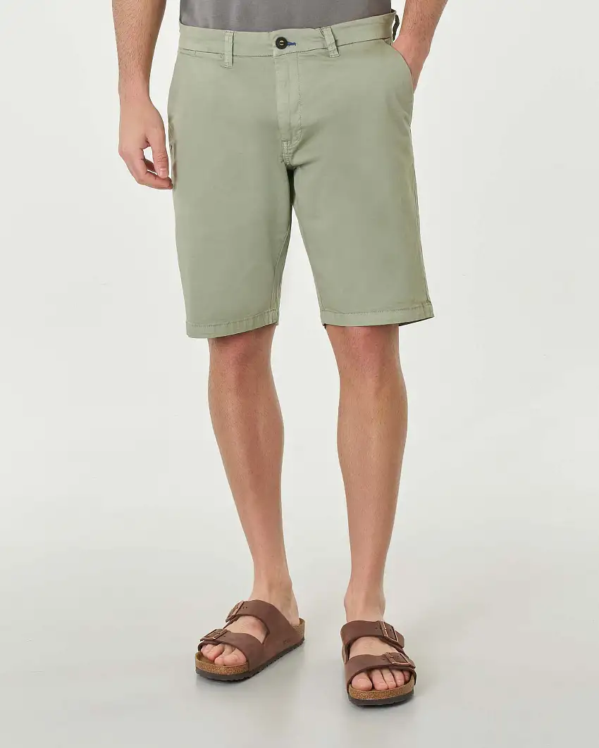 Bermuda chino salvia in gabardina di cotone stretch