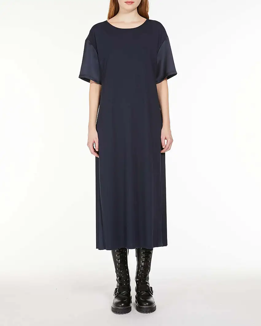 Abito midi blu in jersey con inserti in raso plissé ai fianchi e mezze maniche in raso liscio