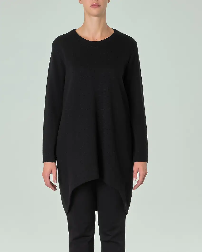 Maglia lunga nera in misto lana merino a uovo con fondo frontale più corto