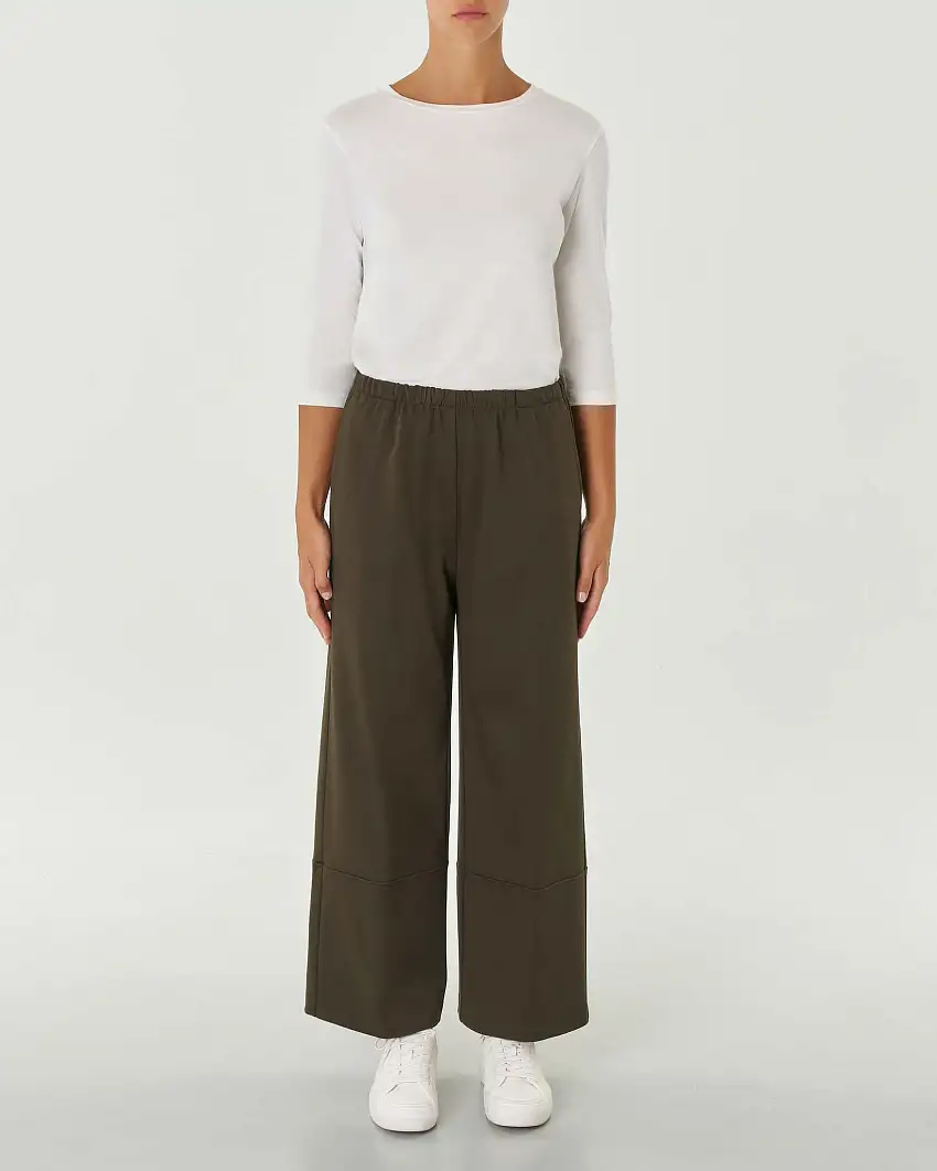 Pantaloni verdi militare in tricotina di misto viscosa dalla linea wide con elastico inserito in vita